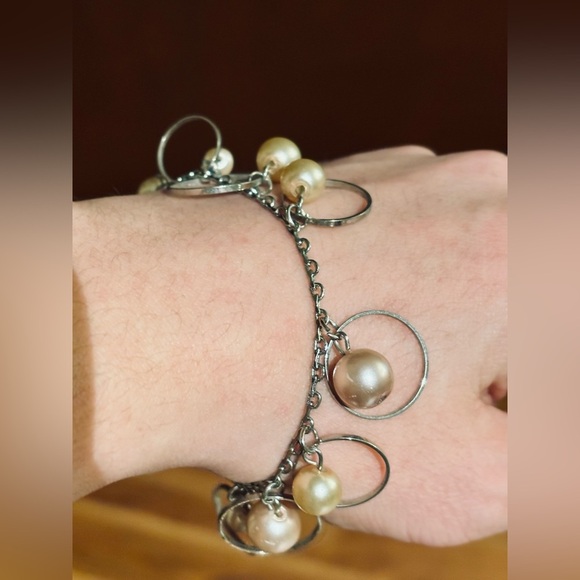 3/$15 - Silver & Metallic Pink Pearl Dangle Bracelet - Picture 4 of 7